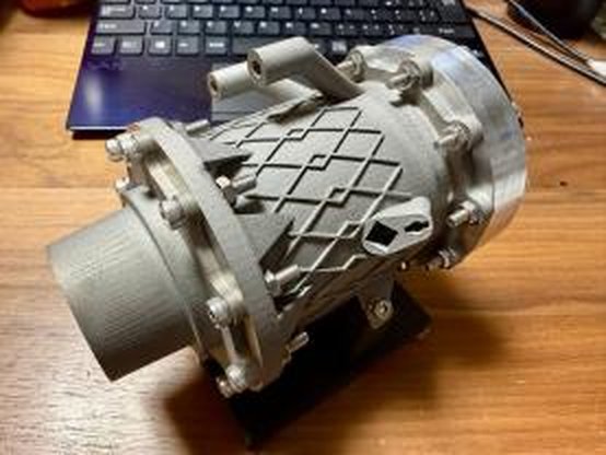 金属3Dプリンタで造形したマイクロガスタービンのコアユニット